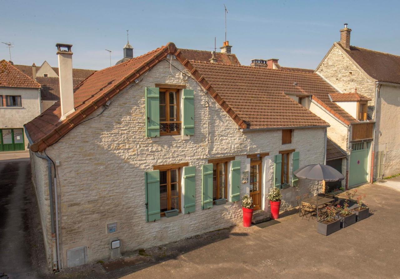 Aupres Du Chateau Tanlay Ngoại thất bức ảnh